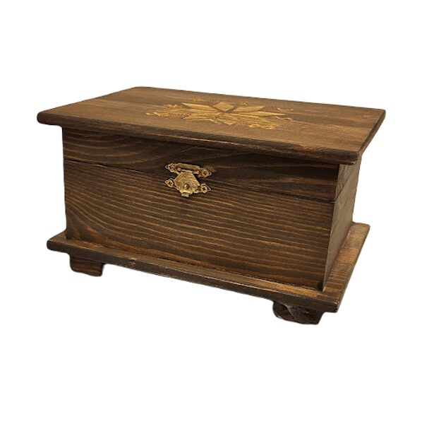 Wooden box with engraving 421401