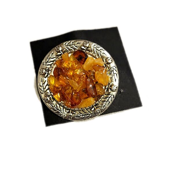 Piespraude ar dzintaru 010304