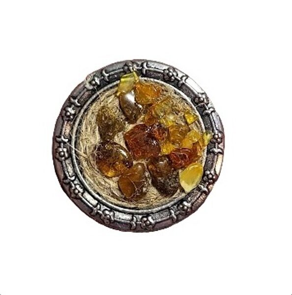 Brooch with amber 015410