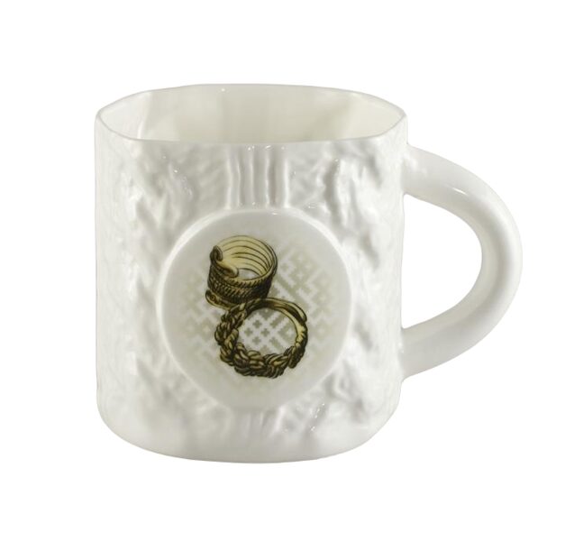 Porcelain knitted tea cup with print "Rings"