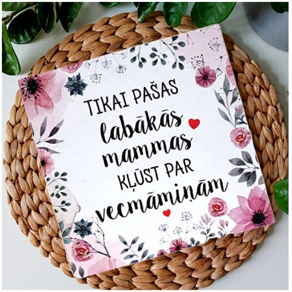 Wooden decor "Mom-grandmother"